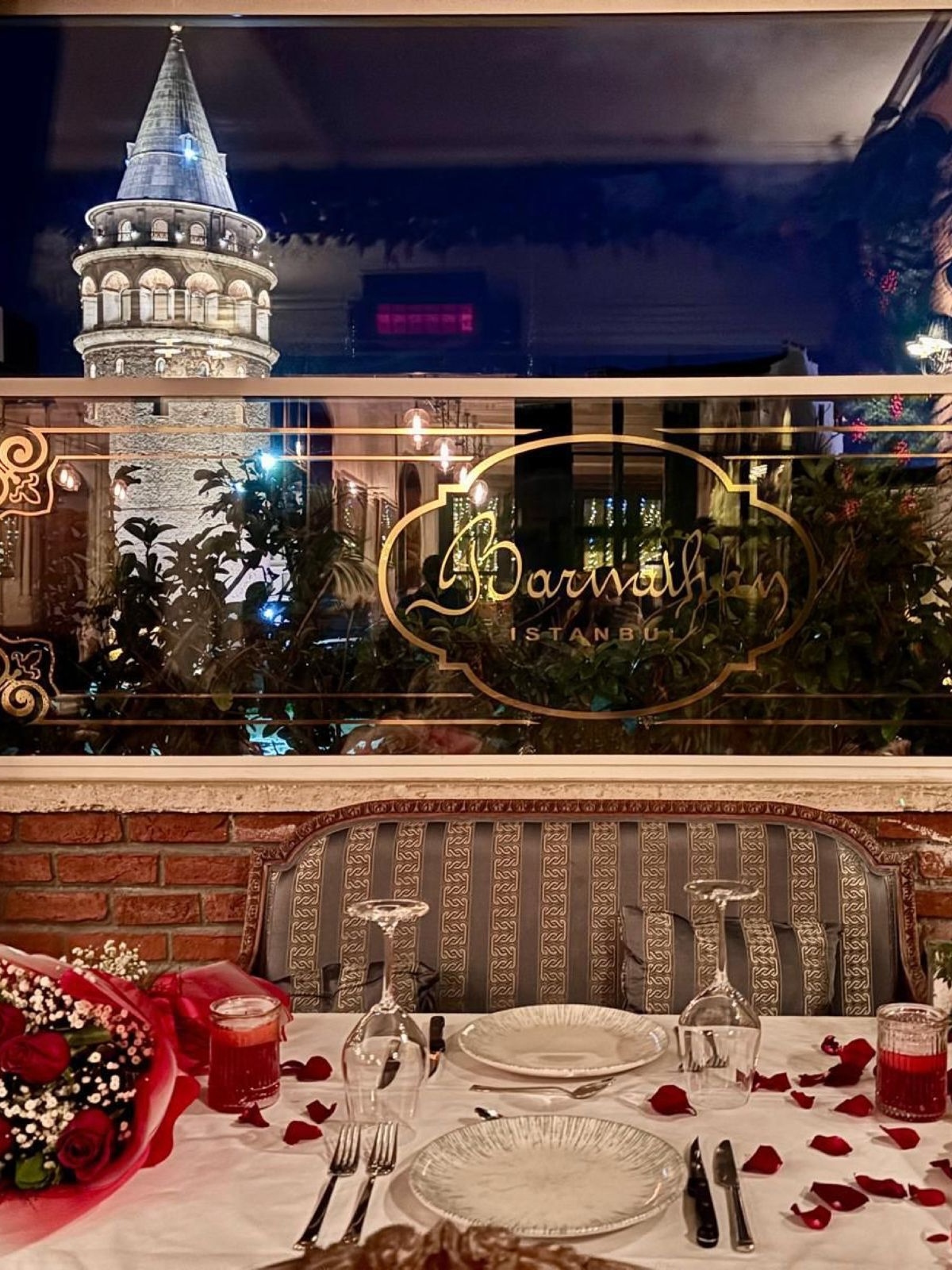 Barnathan Garden – Romantik Evlilik Teklifi Galata Kulesi Manzarasıyla